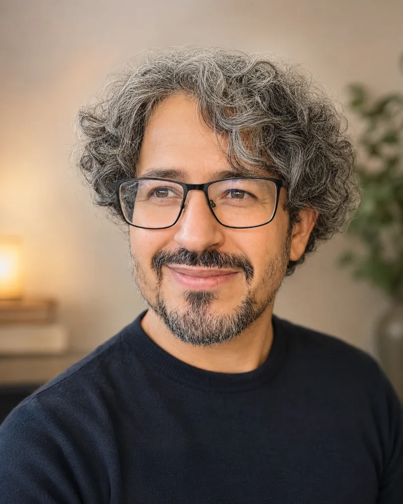 Portrait of Nelson Dario, guided hypnotherapy and inner work guide